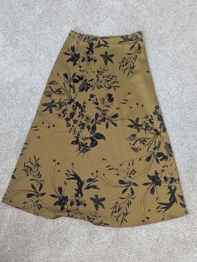 RW&CO. Silk Olive Green A-Line Floral Skirt